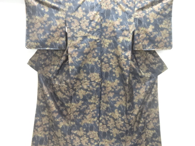 紅葉模様織出し本場泥大島紬着物